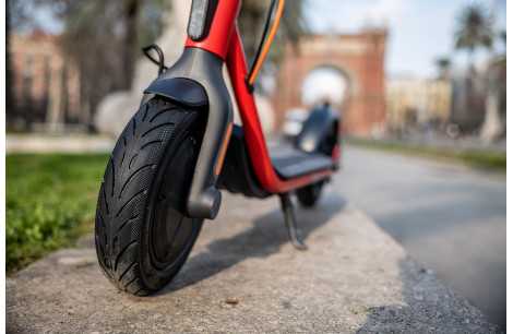 Hulajnoga Elektryczna Segway Ninebot D28D Światła 300W 7,65Ah 20km/h IPX5 - 7