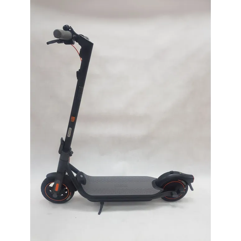 Hulajnoga Elektryczna Segway-Ninebot F65I 400W 25km/h IPX5 561Wh Do 65KM