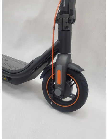 Hulajnoga Elektryczna Segway-Ninebot F65I 400W 25km/h IPX5 561Wh Do 65KM