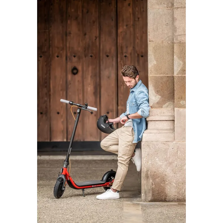 Hulajnoga Elektryczna Segway Ninebot D28D Światła 300W 7,65Ah 20km/h IPX5