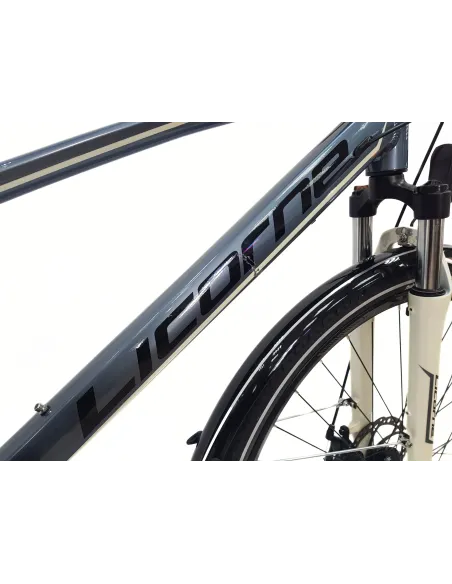 Rower Damski Trekkingowy 28 Aluminium Tarcze Cyngle Stopka Światła Dzwonek