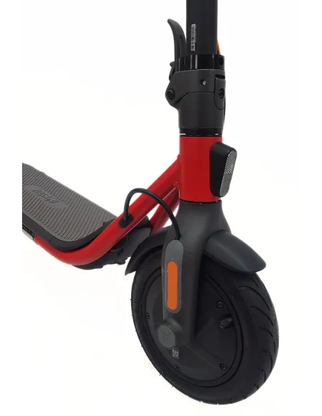 Hulajnoga Elektryczna Segway Ninebot D28D Światła 300W 7,65Ah 20km/h IPX5