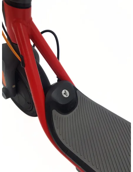 Hulajnoga Elektryczna Segway Ninebot D28D Światła 300W 7,65Ah 20km/h IPX5