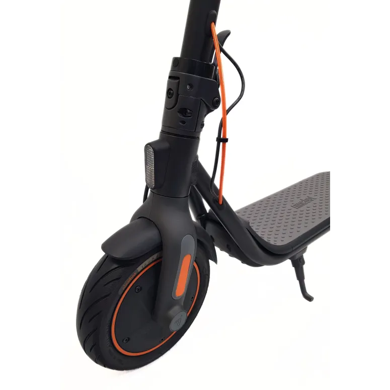 Elektryczna Hulajnoga Segway Ninebot KickScooter F40D II 350W 20km/h 10,2Ah