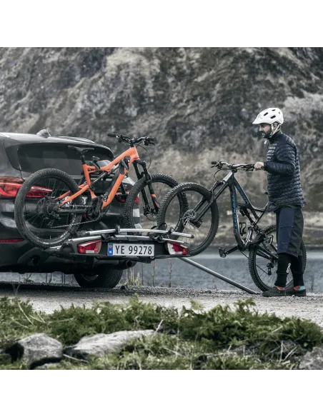 Bagażnik Rowerowy Thule VeloSpace XT3 Aluminium 60kg 3 Rowery Oświetlenie