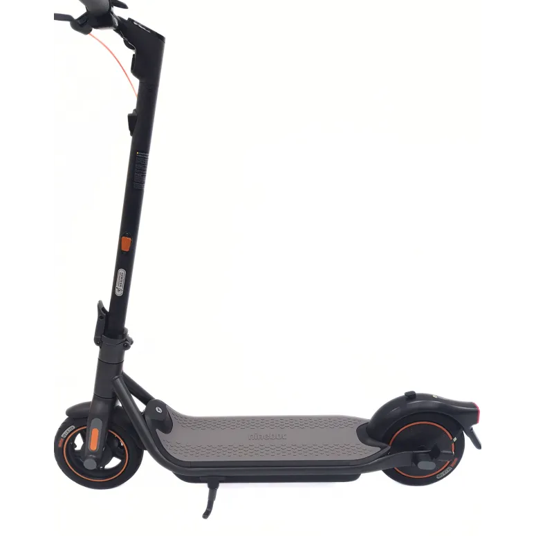 Hulajnoga Elektryczna Segway Ninebot F65I Oświetlenie IPX5 400 W 561 Wh