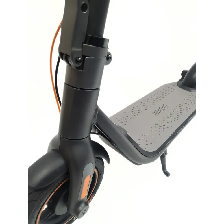 Hulajnoga Elektryczna Segway Ninebot F65I Oświetlenie IPX5 400 W 561 Wh