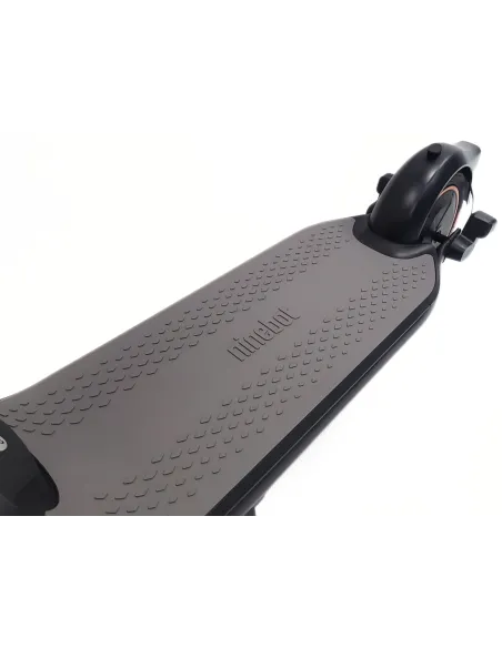 Hulajnoga Elektryczna Segway Ninebot F65I Oświetlenie IPX5 400 W 561 Wh