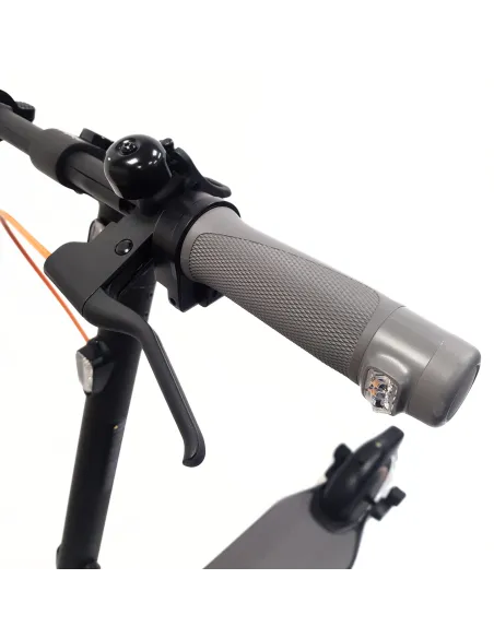 Hulajnoga Elektryczna Segway Ninebot F65I Oświetlenie IPX5 400 W 561 Wh