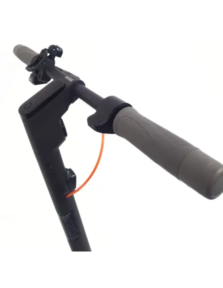 Hulajnoga Elektryczna Segway Ninebot F65I Oświetlenie IPX5 400 W 561 Wh