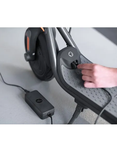 Hulajnoga Elektryczna Segway Ninebot F20D 20km/h 10 cali 5.1Ah IPX5 Światła