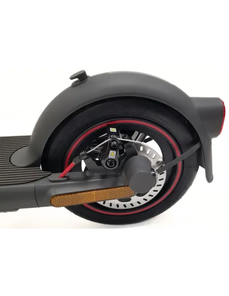 Hulajnoga Elektryczna Xiaomi Electric Scooter 4 Pro 350 W eABS IPX4 Światła