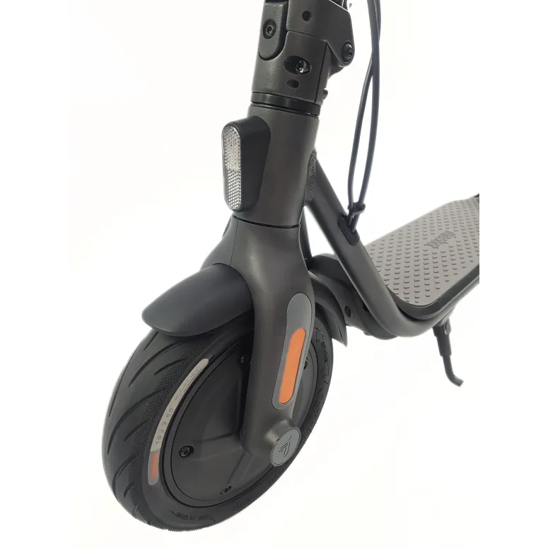 Hulajnoga Elektryczna Segway Ninebot F20D 20km/h IPX5 10 cali 5.1Ah Światła