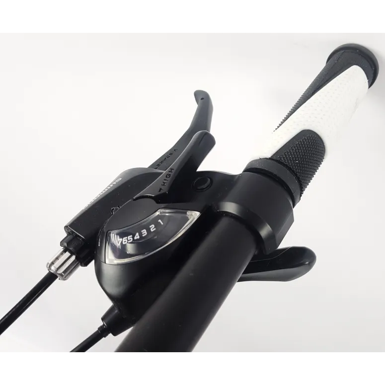 Rower Górski Uniwersalny 27,5 ALU Tarcze Amory Cyngle 21 Biegów Oświetlenie