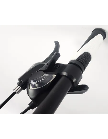 Rower Górski Uniwersalny 27,5 ALU Tarcze Amory Cyngle 21 Biegów Oświetlenie