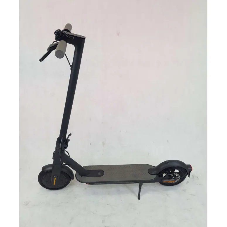 Hulajnoga Elektryczna Xiaomi Mi Scooter 1S 250 W Czarna Składana Światła
