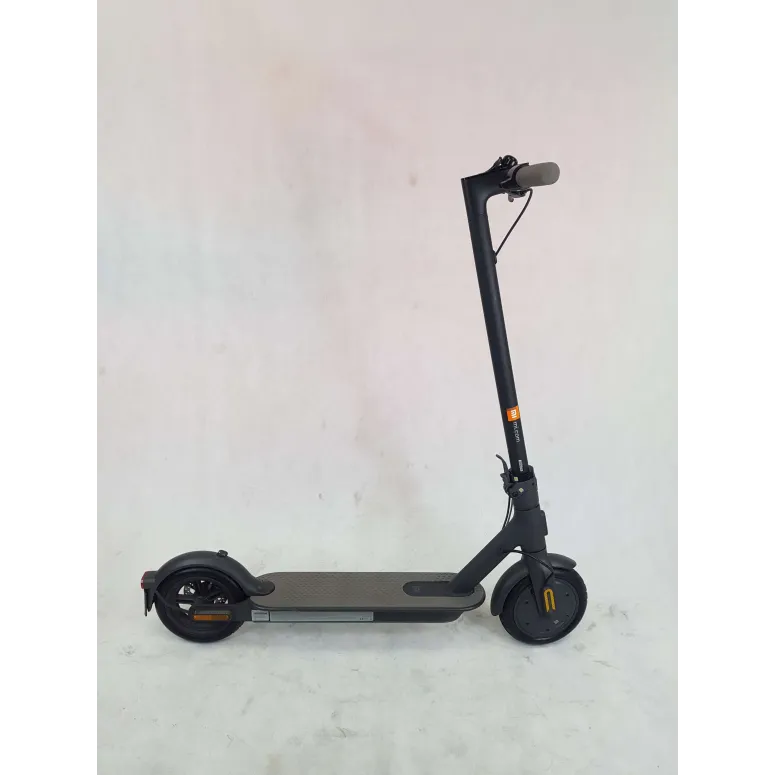 Hulajnoga Elektryczna Xiaomi Mi Scooter 1S 250 W Czarna Składana Światła