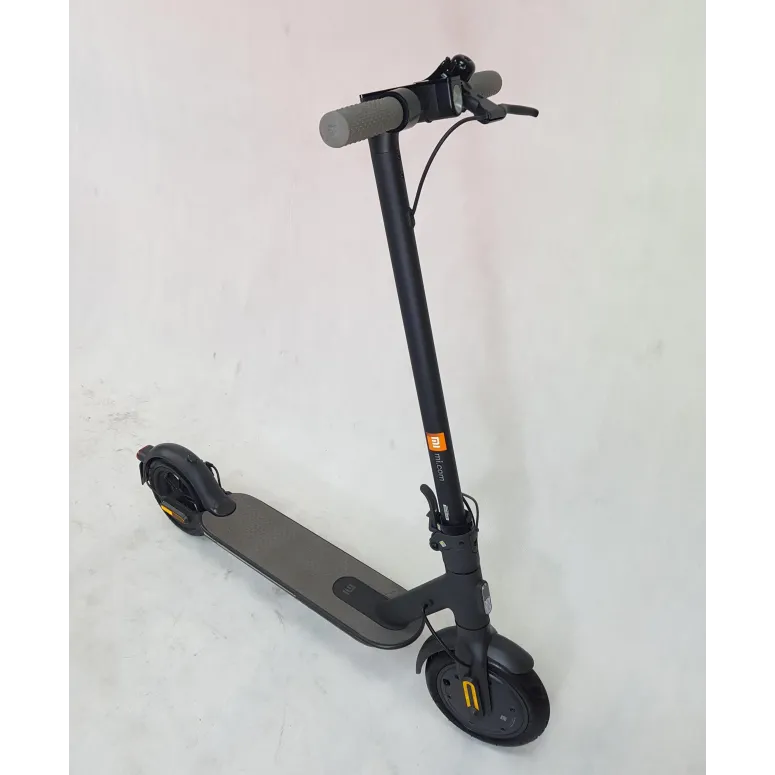 Hulajnoga Elektryczna Xiaomi Mi Scooter 1S 250 W Czarna Składana Światła