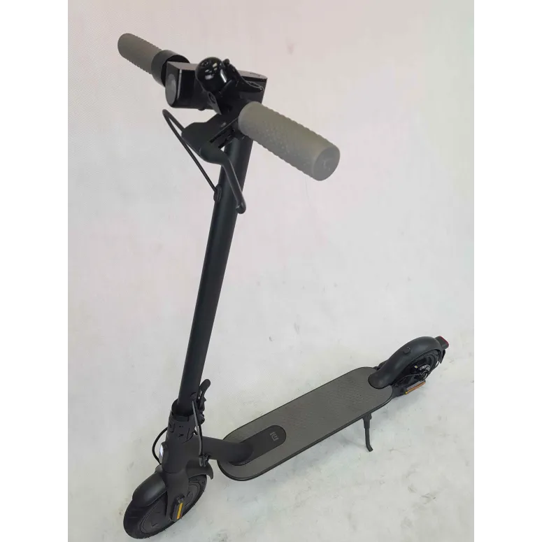 Hulajnoga Elektryczna Xiaomi Mi Scooter 1S 250 W Czarna Składana Światła