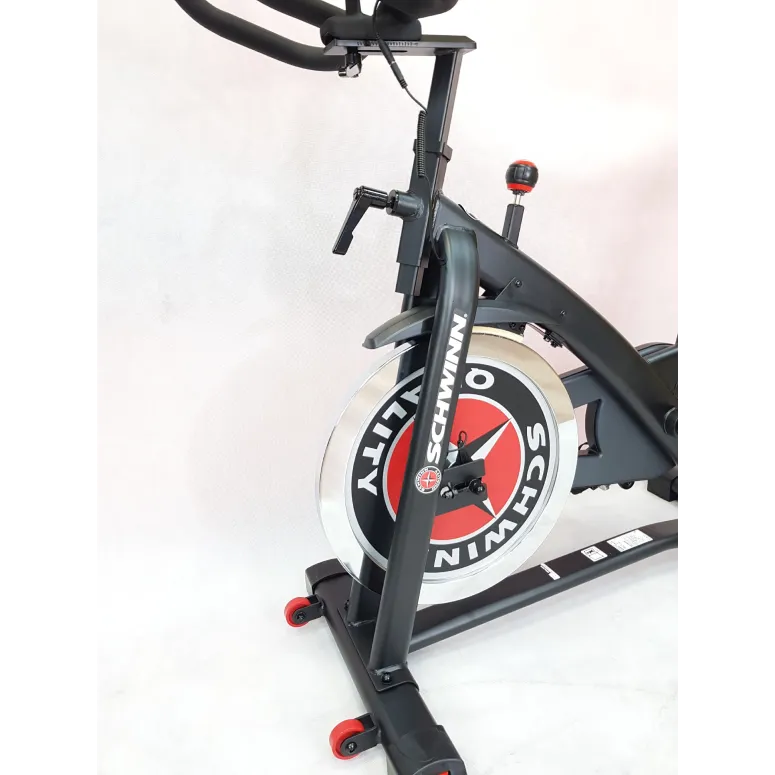 Rower Spinningowy Schwinn IC7 Treningowy 18kg - 10