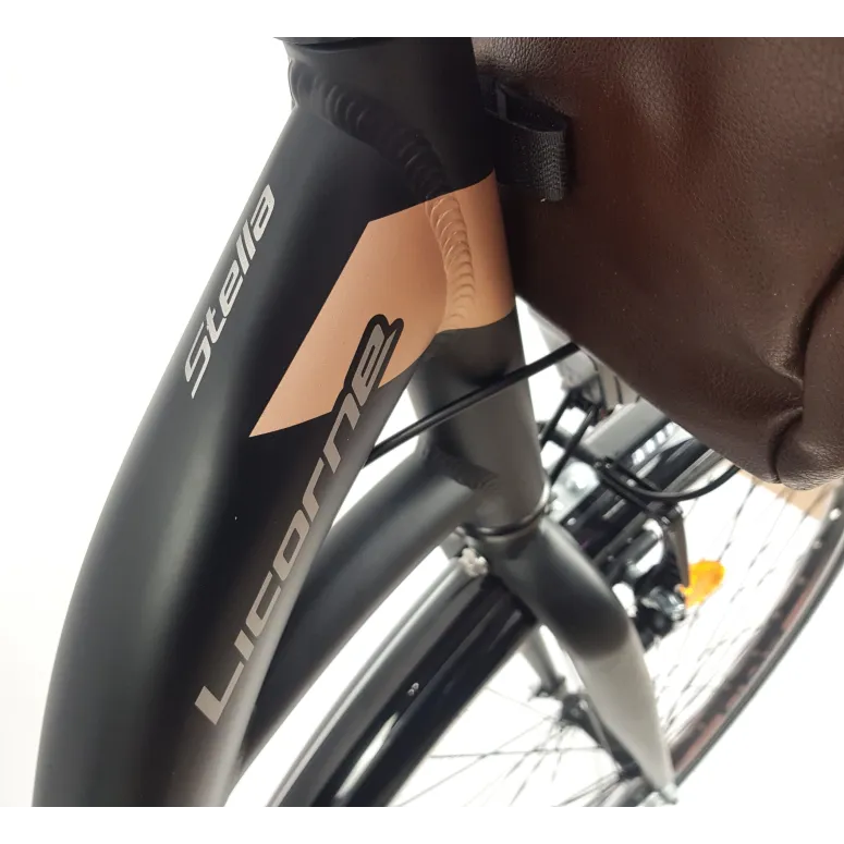 Rower Miejski Damski 28 ALU 21 Biegów Bagażnik Sakwy Dzwonek Stopka Światła