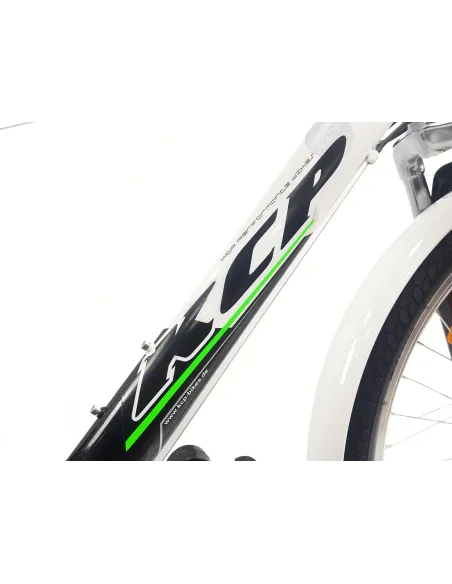 Rower Dziecięcy 24 Trekkingowy Młodzieżowy Bagażnik Światła Dynamo Dzwonek