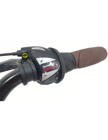 Rower Miejski Damski 26 ALU Bagażnik Sakwy Dzwonek Stopka Światła Revoshift