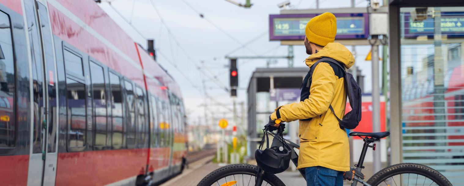 Czy rower elektryczny można brać do pociągu, tramwaju lub samolotu?